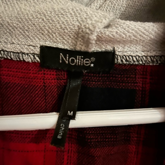 Nollie hooded flannel size Medium - Picture 3 of 4